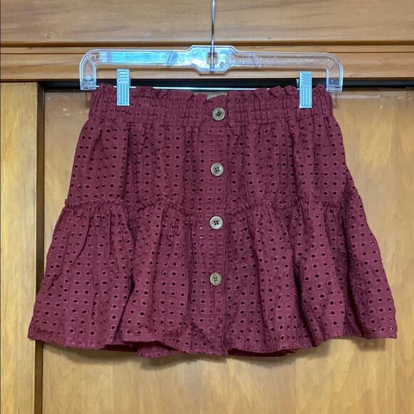Eberjey Dresses & Skirts - Eberjey NWT Burgundy Cotton Eyelet 14” Mini Skirt Brown Buttons Elastic Waist- S